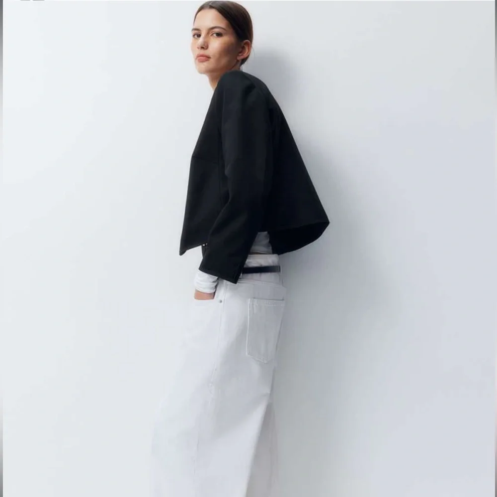 H&M Black Cropped Jacket with Gold Snap Buttons Sz L - Picture 4 of 7